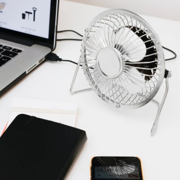 New Kikkerland USB DESK FAN - Picture 2 of 3